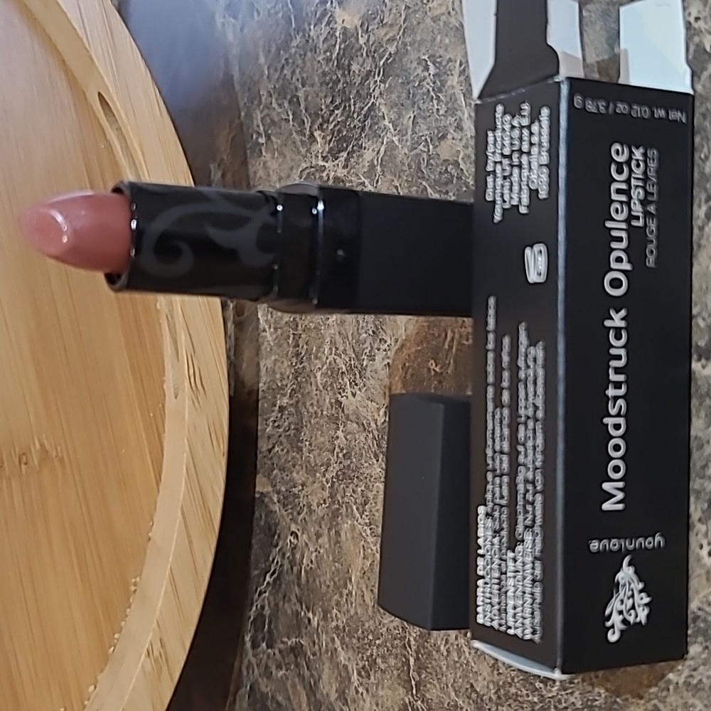 Moodstruck opulence matte lipstick Upper Class